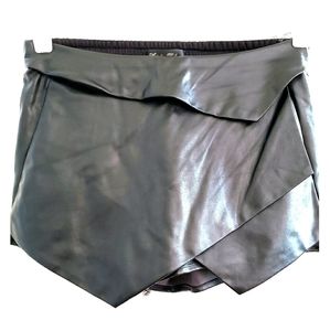 Pleather angular stretch mini-skort